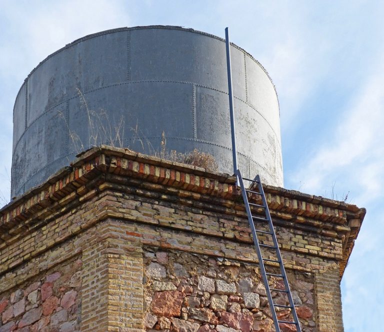 Roof Gutter Rainwater Collection Systems for Rainwater Tanks